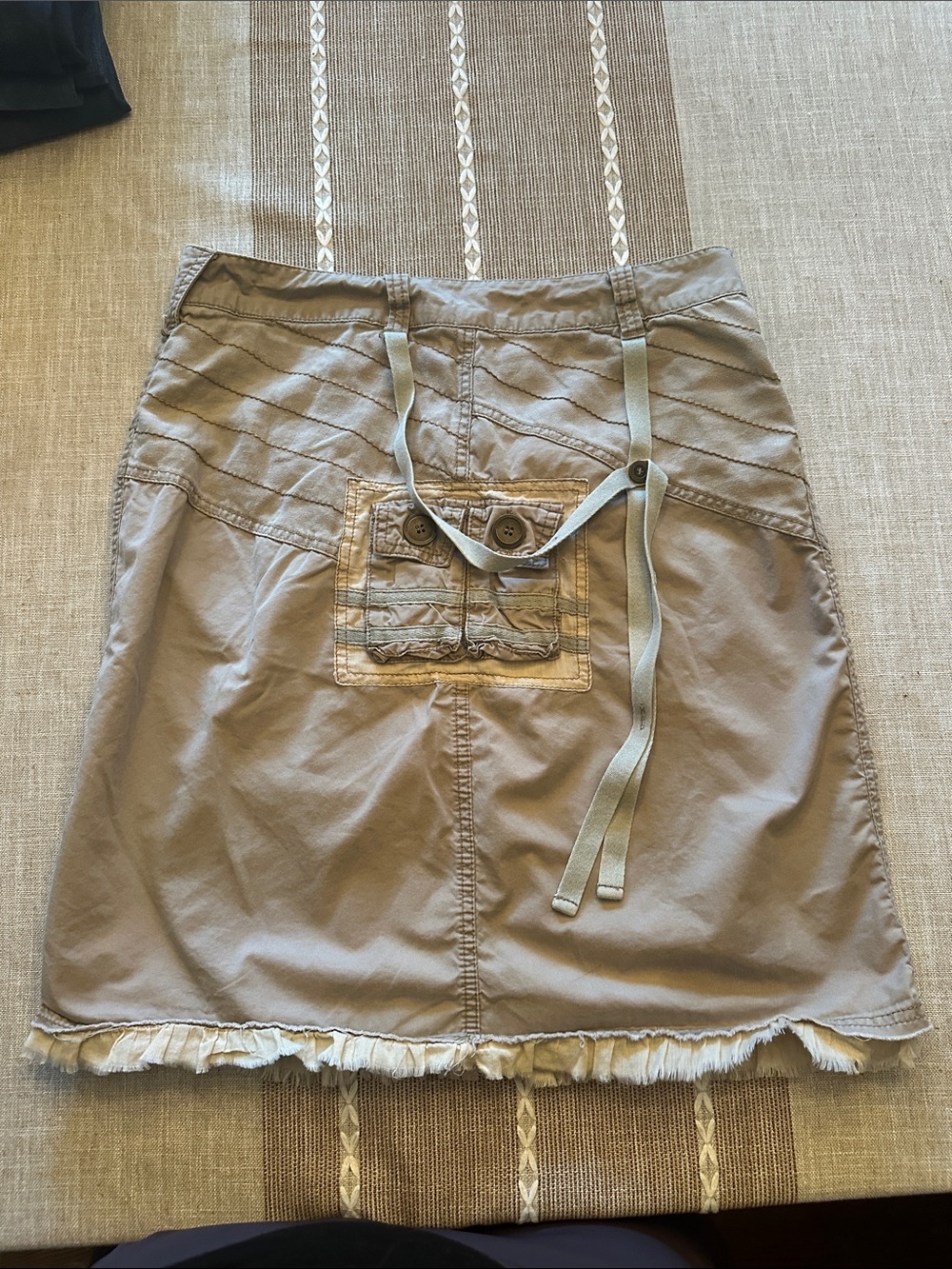 Casual Taupe Midi Skirt with Pocket Details - Picture 5 of 5